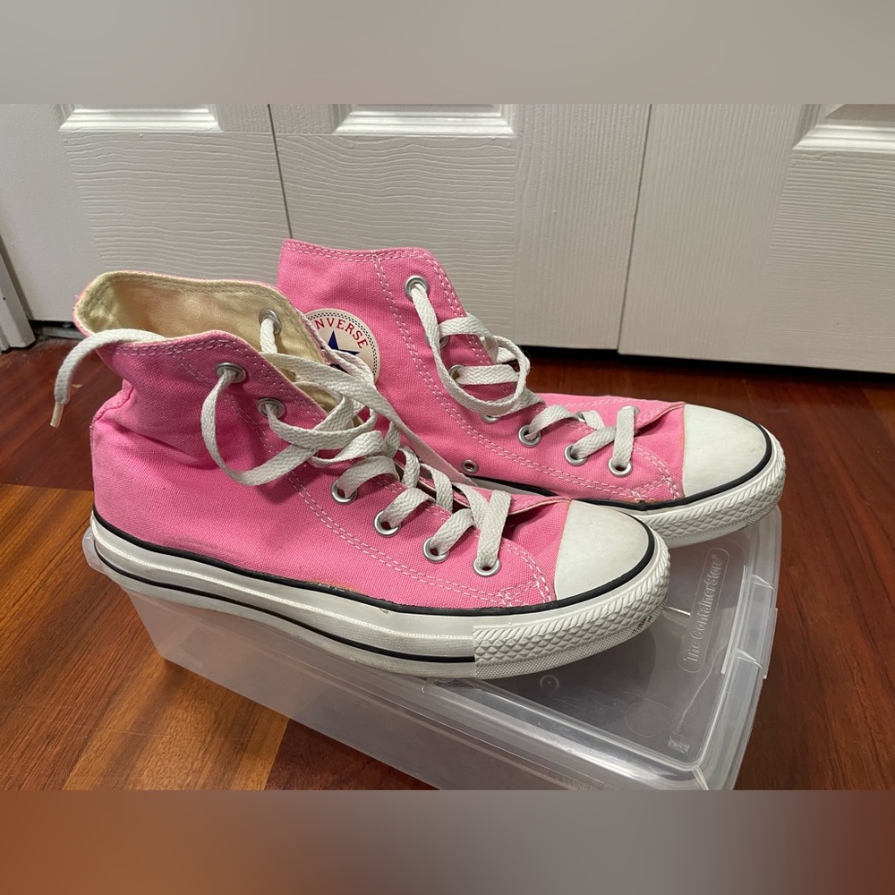 Women’s pink high top converse, size 7